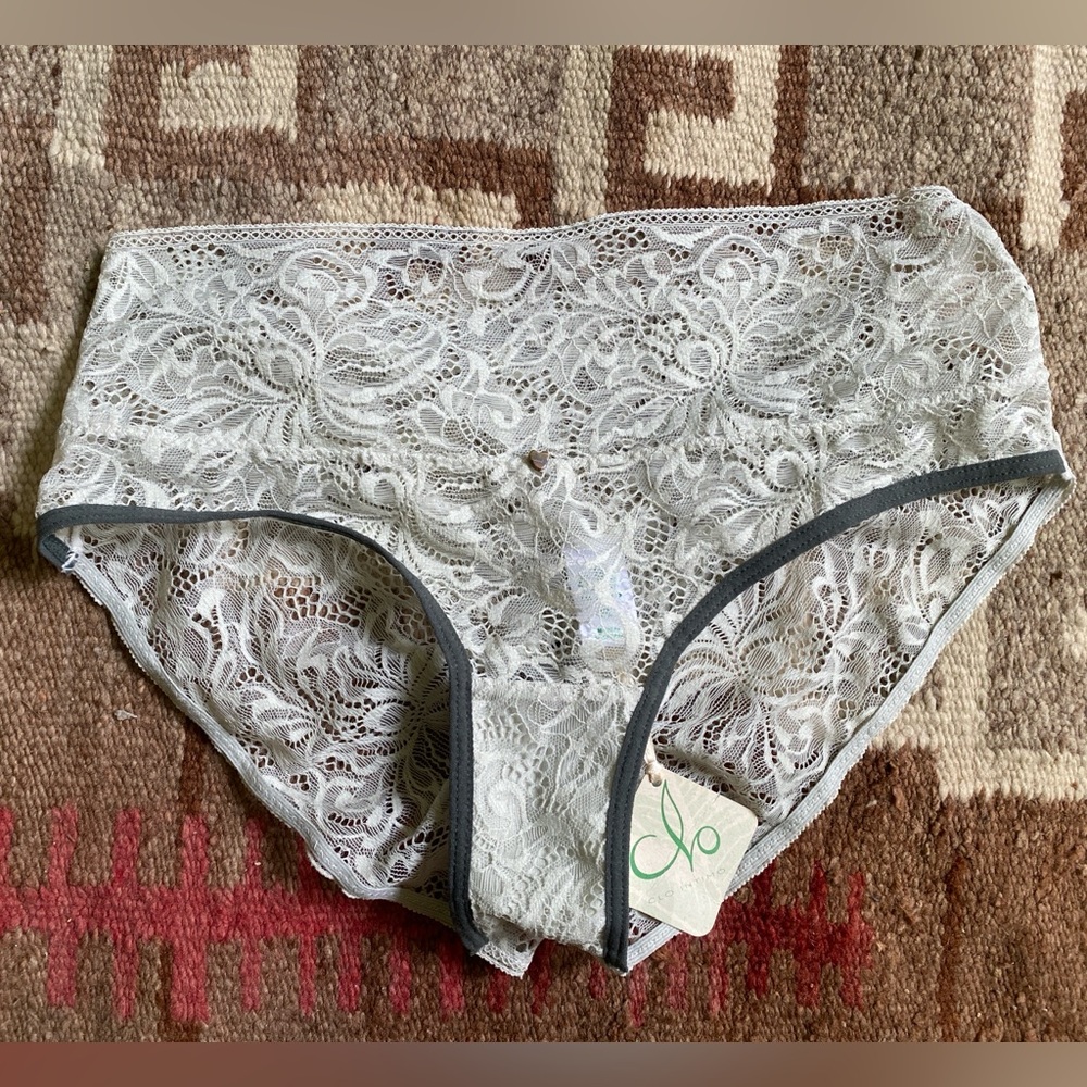 NWT intimo ruched back lace underwear size Small